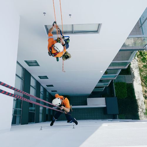 Team scaling commercial building